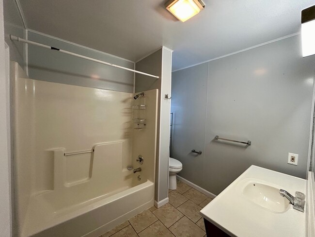 Building Photo - 3003 W Redwood Ave