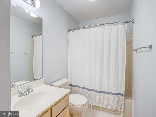 Building Photo - 20824 Shamrock Glen Cir