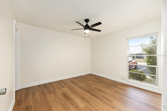 Building Photo - 3025 SE 55th Ave