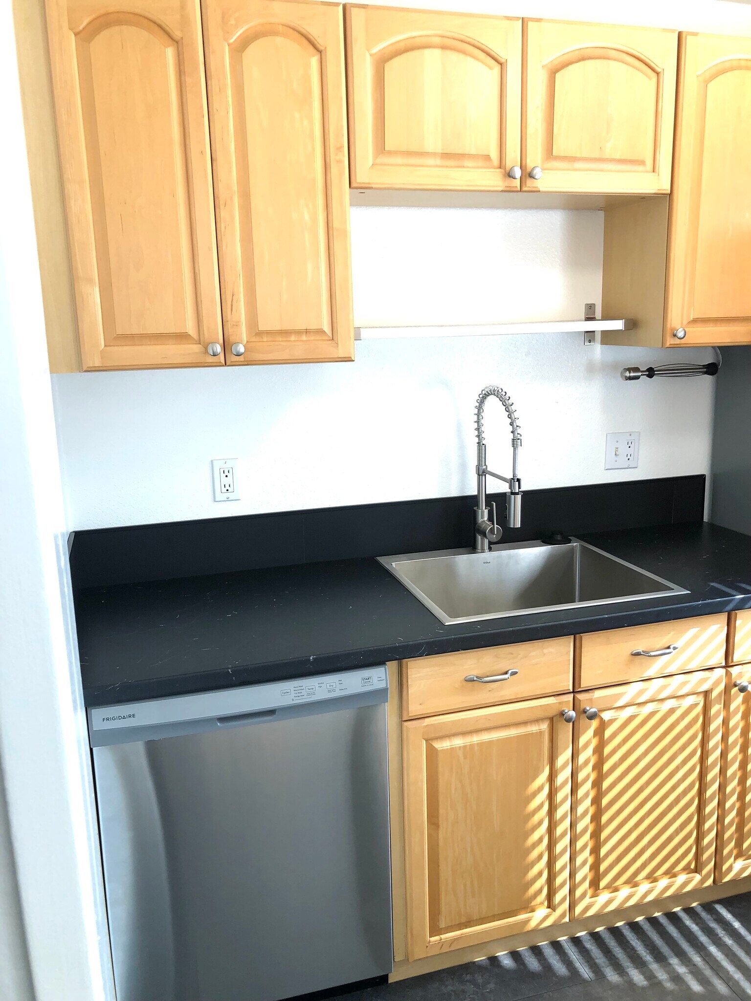 Building Photo - 6780 Friars Rd