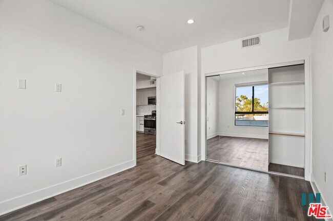 Building Photo - 11209 Richland Ave