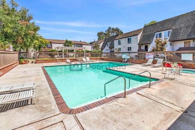 Building Photo - 8075 Caminito de Pizza