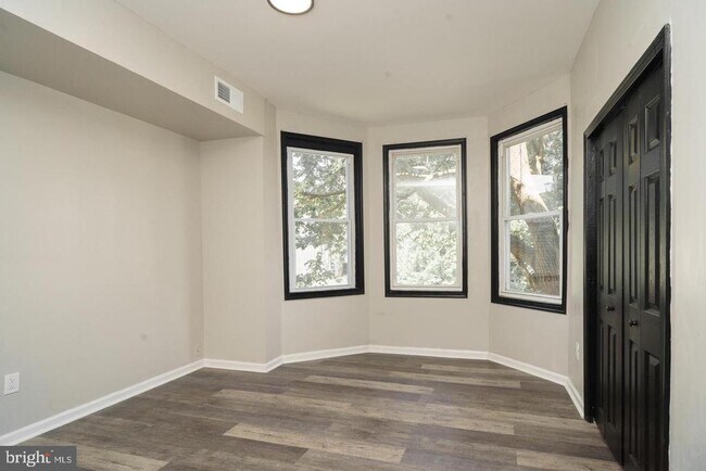 Building Photo - 5820 Willows Ave