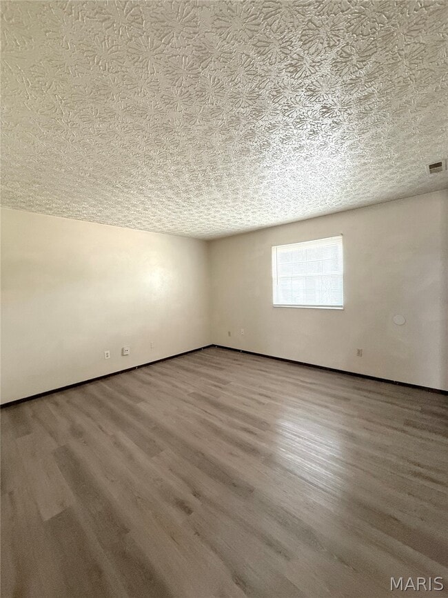 Building Photo - 304 Estate Dr