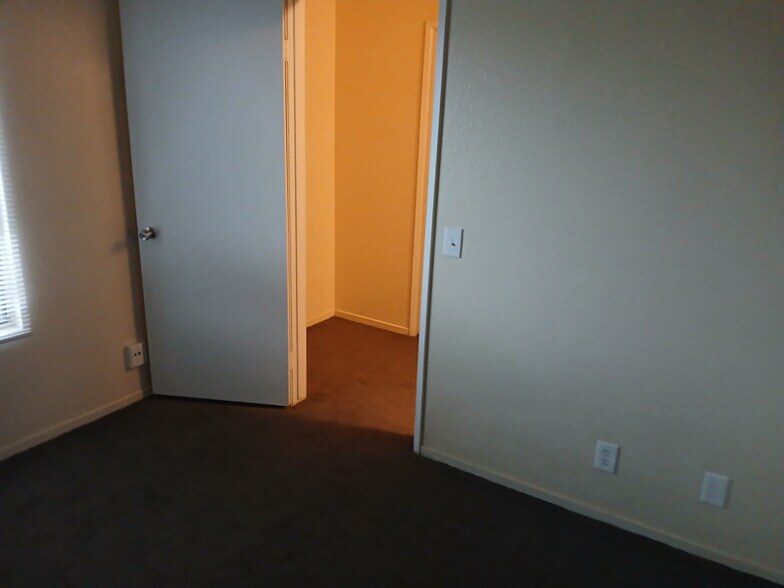 Building Photo - 38550 22nd St E