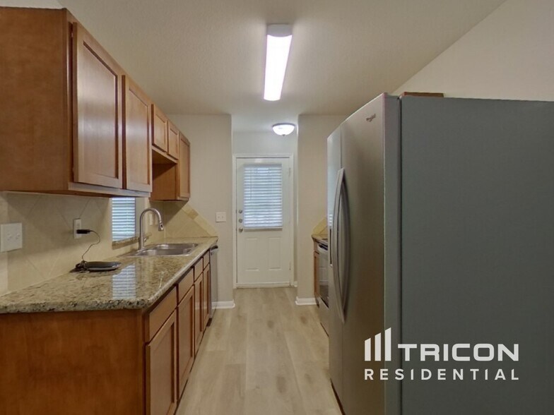 Building Photo - 10457 Royal Andrews Dr