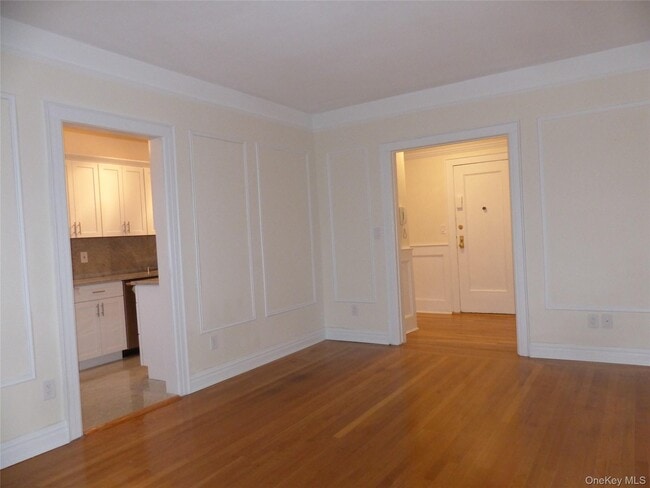 Building Photo - 222 7th St