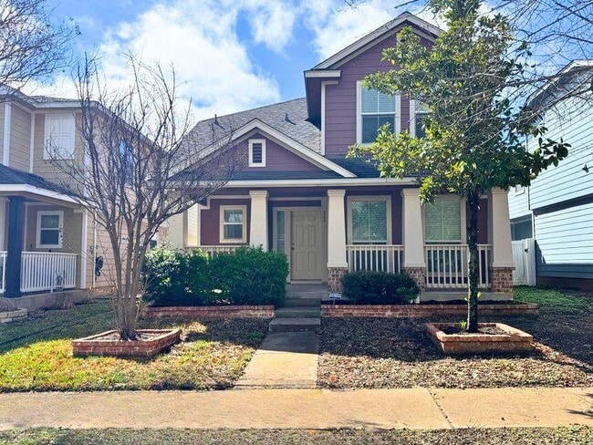 Building Photo - 716 Alamo Plaza Dr