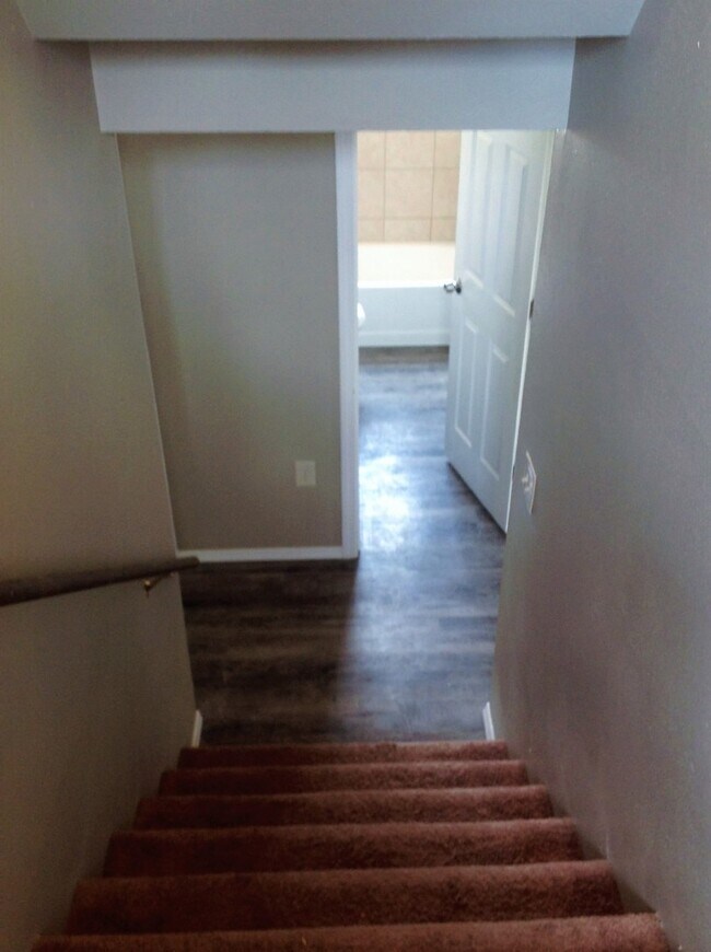 Building Photo - 1306-1308 N. Stout Rd.