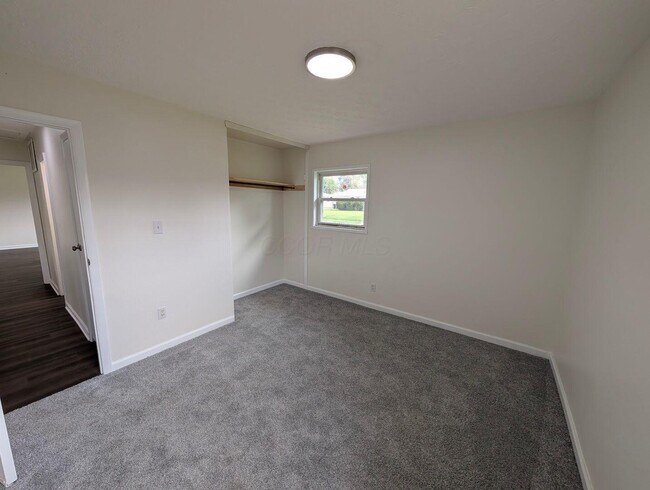 Building Photo - 1055 Cottingham Rd