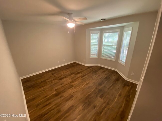 Building Photo - 8 Sand Dollar Dr