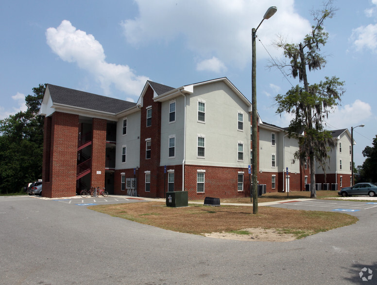 Primary Photo - Apache Apartments