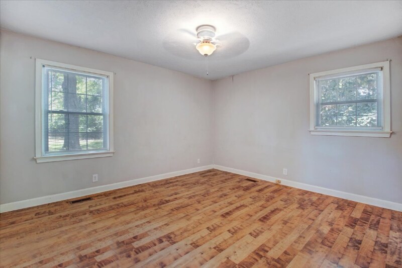Building Photo - 1506 Boyette Dr
