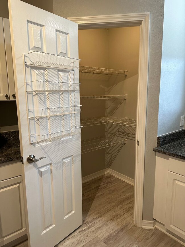 Building Photo - Adorable Home For Rent