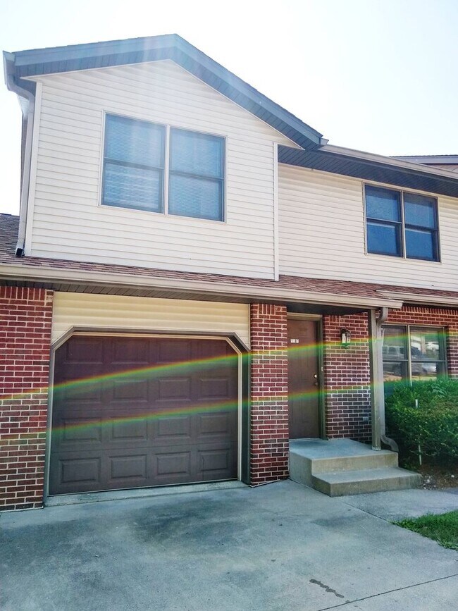 Building Photo - Allen Street