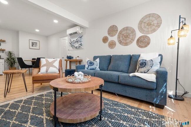 Building Photo - 1742 Boston Post Rd