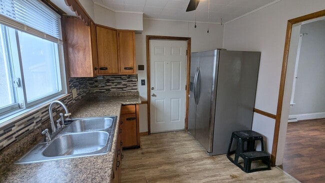 Building Photo - Charming 3-bedroom, 1.5-bathrooms home located in the heart of Akron