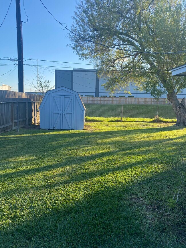 Building Photo - 4831 Wickview Ln