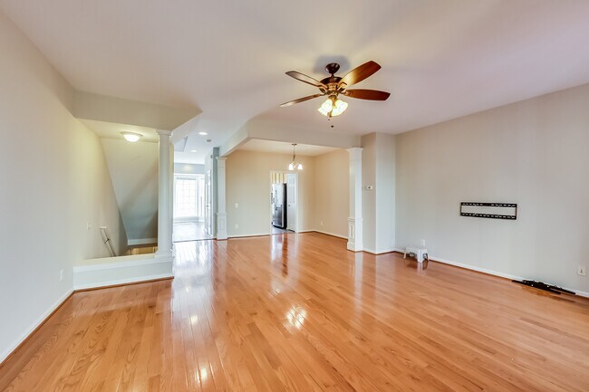 Family Room - 5294 Jule Star Dr