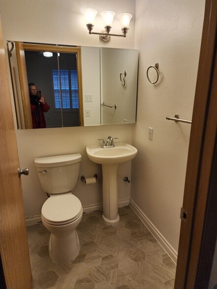 Master Bath - 707 NE Tillamook St