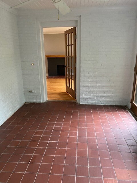 Building Photo - 209 43rd St S