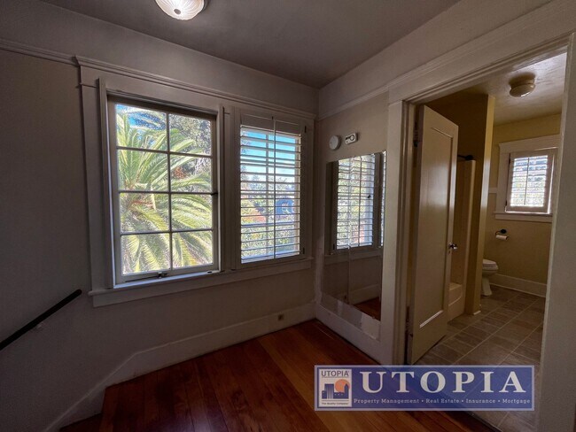 Building Photo - Charming 3 bedroom, 2 bathroom home in the...