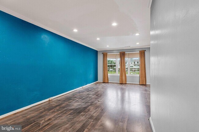 Building Photo - 1675 Ridgely Ct