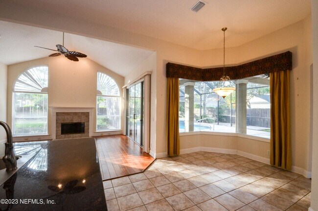 Building Photo - 11712 Blackstone River Dr