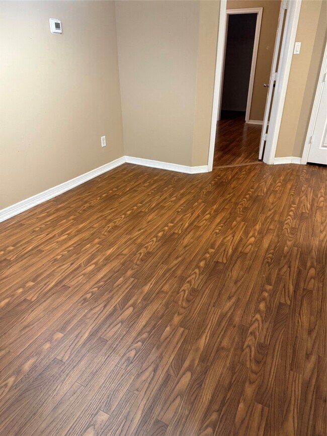 Building Photo - 818 Sterling Creek Cir