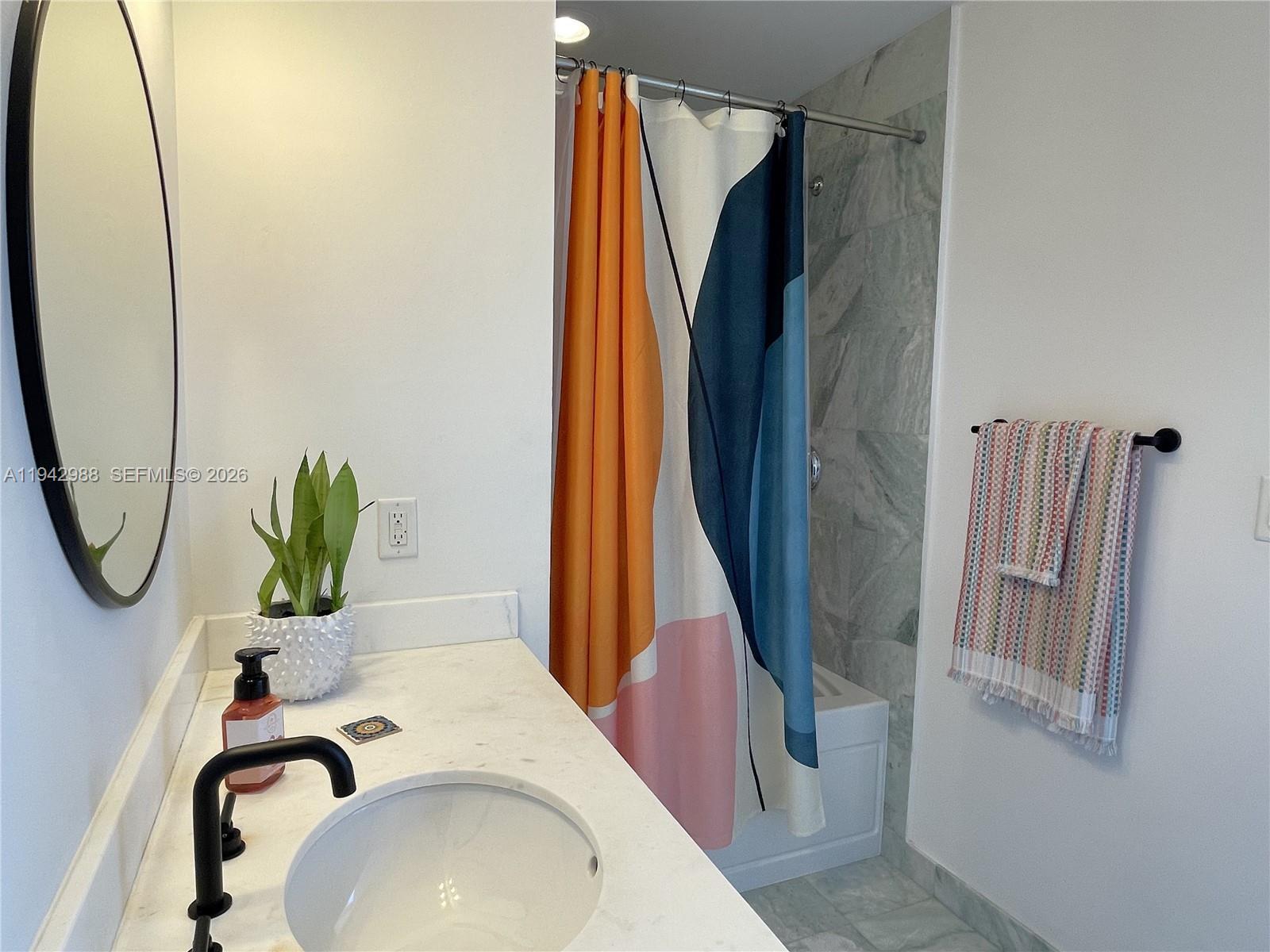 Building Photo - 1060 Brickell Ave