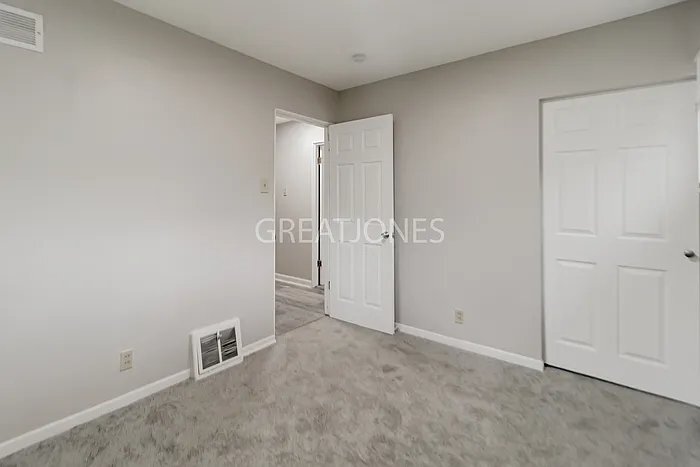 Building Photo - 155 Ben Nevis Rd