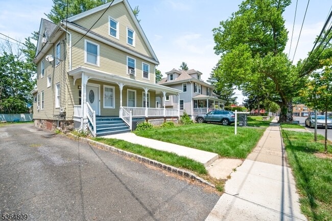 Building Photo - 26 Hillside Ave