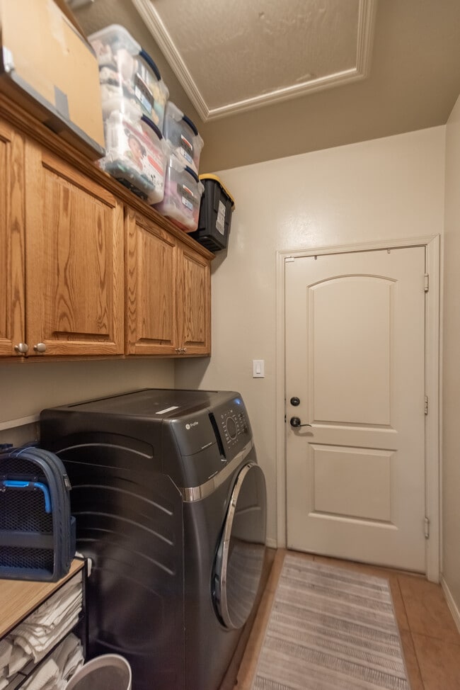 Building Photo - 4540 Jojoba Ave