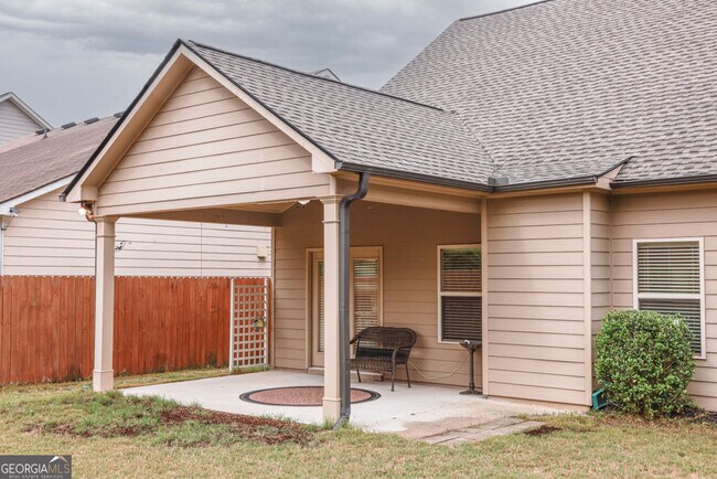 Building Photo - 2241 Line Dr
