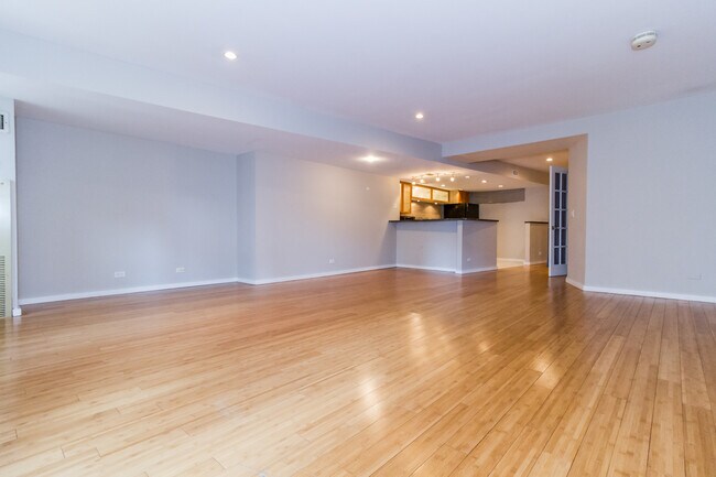 Building Photo - 40 E 9th St