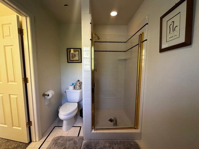 Building Photo - Light Filled 4 Bedroom 2.5 Bathroom Two-St...