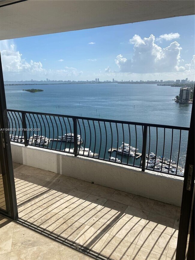 Building Photo - 555 NE 15th St