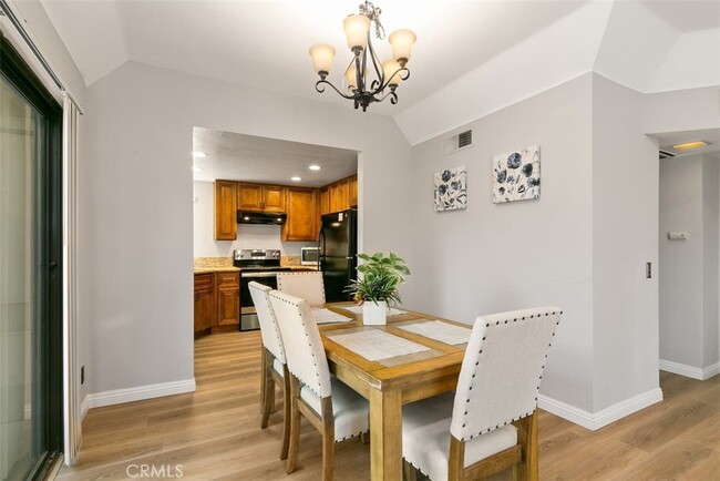 Building Photo - 22757 Lakeway Dr