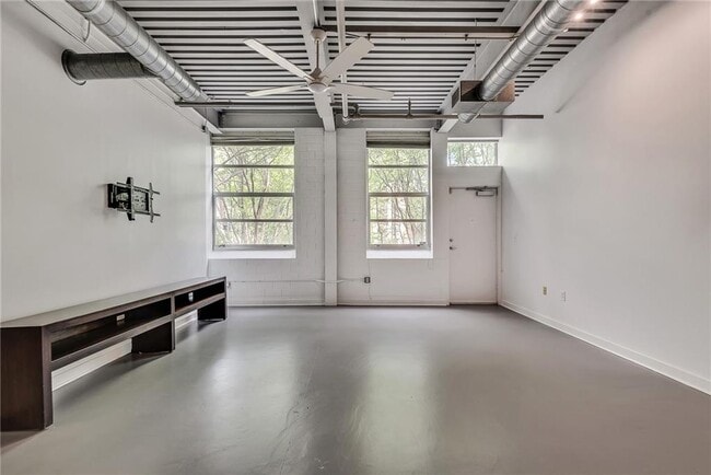 Building Photo - 400 Village Pkwy