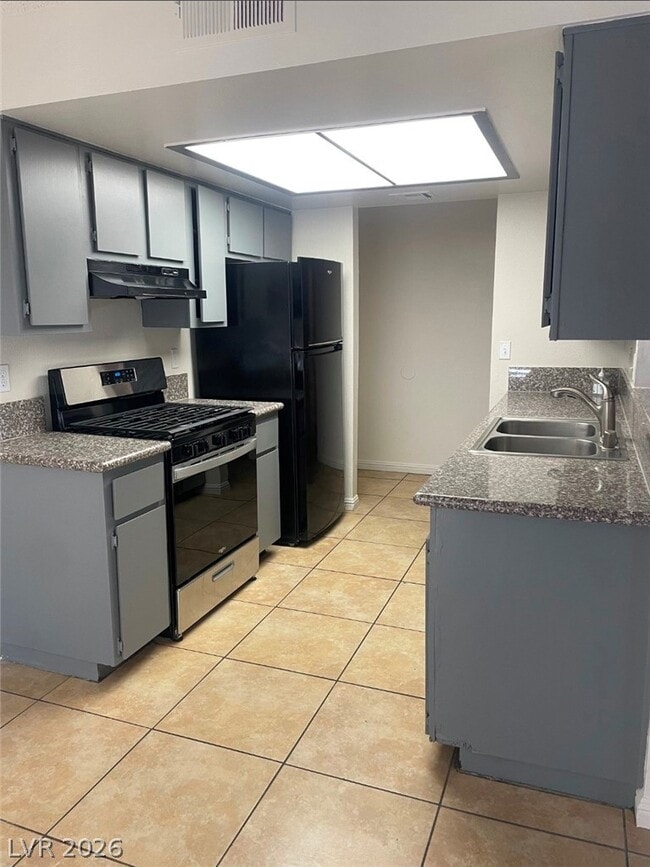 Building Photo - 4570 Carriage Park Dr