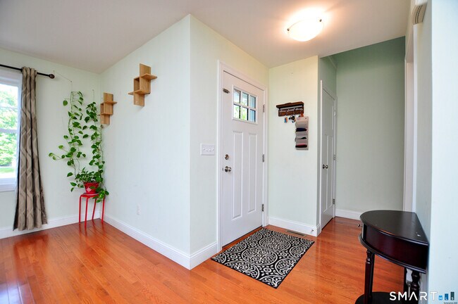 Building Photo - 103 Old Village Cir
