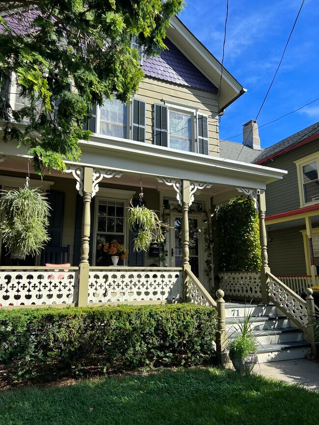 Primary Photo - 71 Wallace St