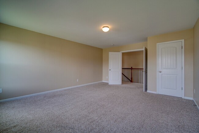 Building Photo - Gorgeous 4/5 BR, 3 BA, 2 Car Garage Home with Fenced Backyard and Large Storage Unit