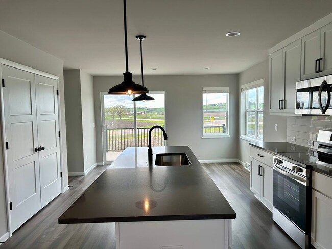 Building Photo - 2401 Wildcat Dr