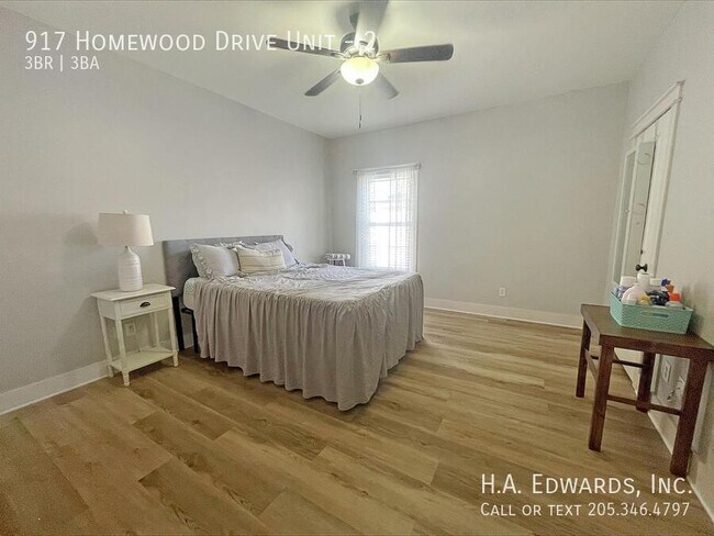 Building Photo - 917 Homewood Dr