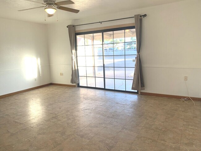 Building Photo - 1026 E Highland Ave