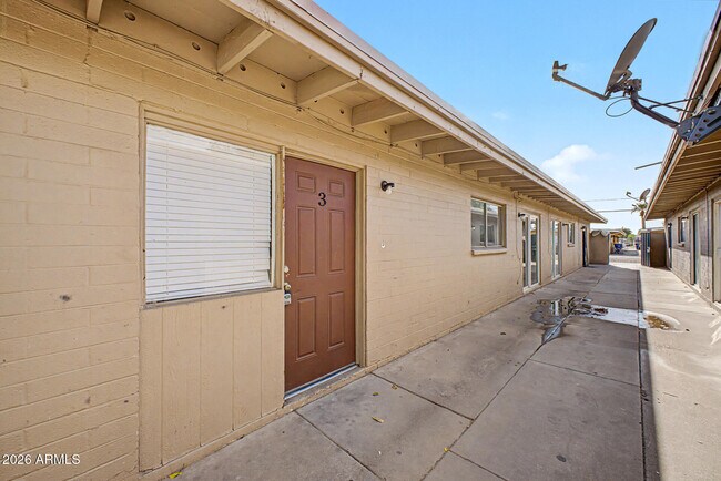 Building Photo - 7106 N 68th Ave