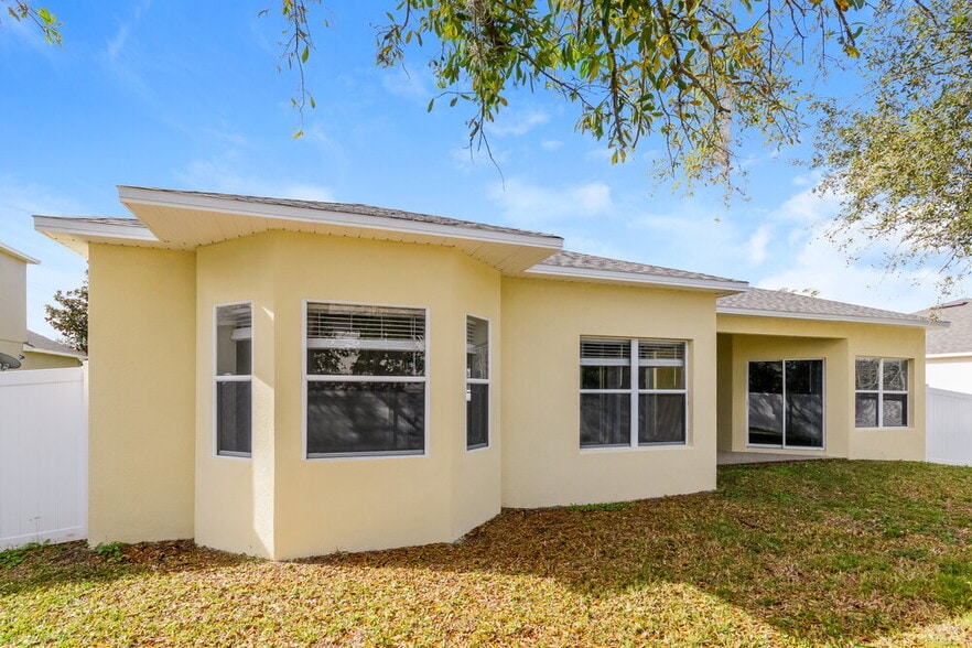 Building Photo - 15321 Sandy Hook Ln