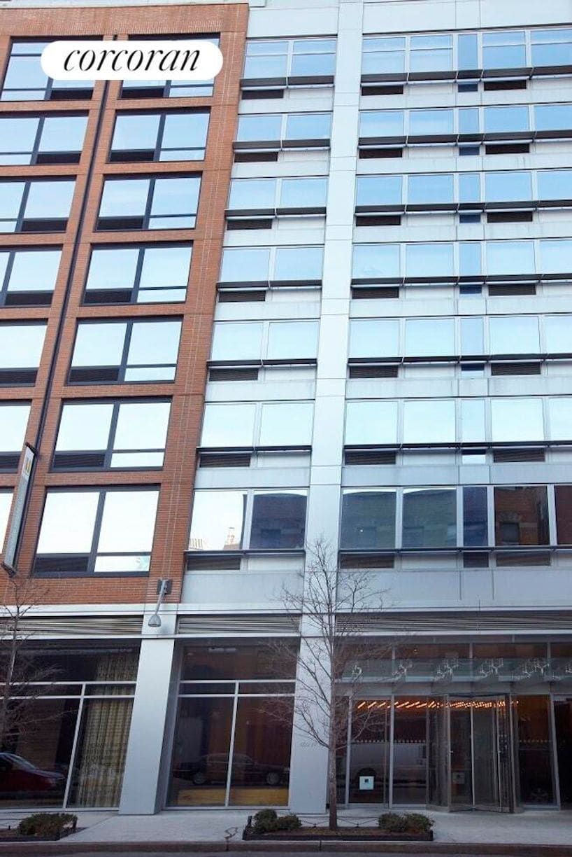Building Photo - 450 W 17th St