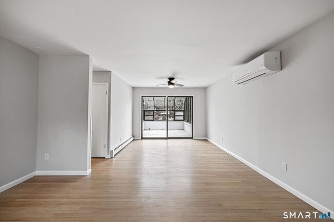 Building Photo - 5 River St